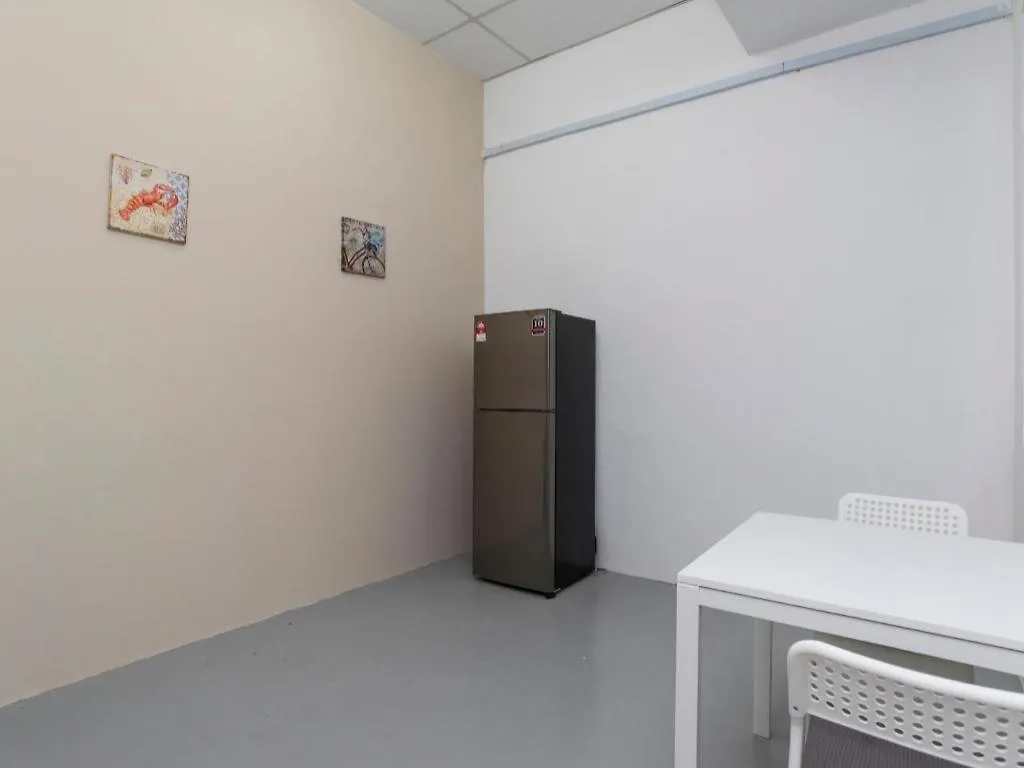Spot On 89757 The Rooms Jb Johor Bahru 2*,