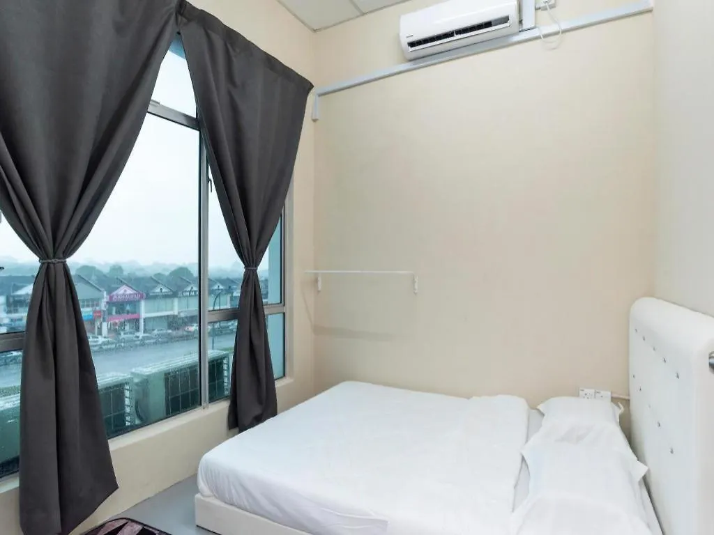 Spot On 89757 The Rooms Jb 新山 2*,