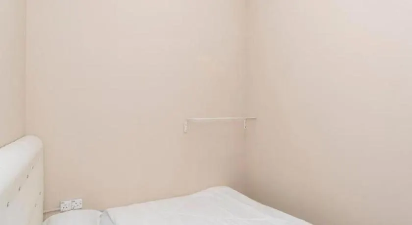 Spot On 89757 The Rooms Jb 新山 2*,