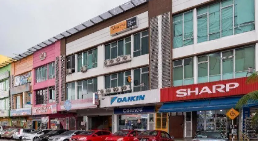 Hotel Spot On 89757 The Rooms Jb Johor Bahru